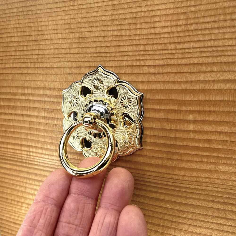 Petals with Heart Cut-Outs Ring Pull  l  Ring Diameter 2 3/16" (56mm)