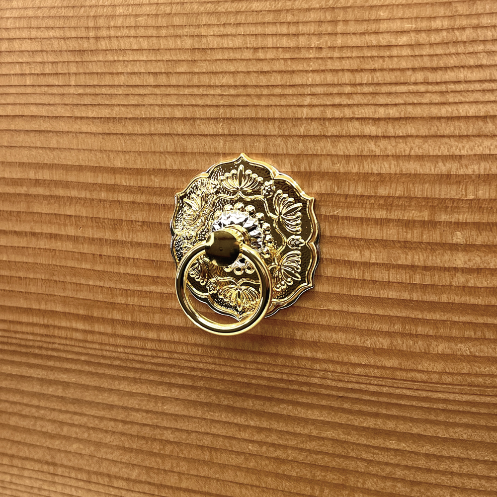 Crown Daisy Ring Pull l  Ring Diameter 1 5/8" (41mm)