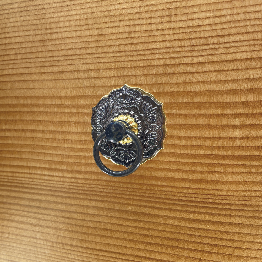 Crown Daisy Ring Pull l  Ring Diameter 1 5/8" (41mm)