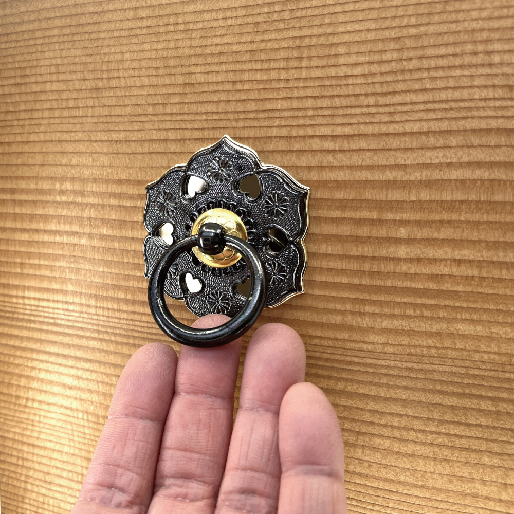 Petals with Heart Cut-Outs Ring Pull  l  Ring Diameter 2 3/16" (56mm)