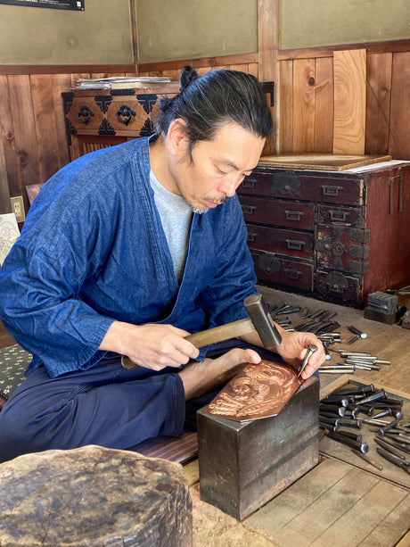 Exploring the Artistry of Kikuhiro - A Master Craftsman in Traditional Japanese Metal Engraving
